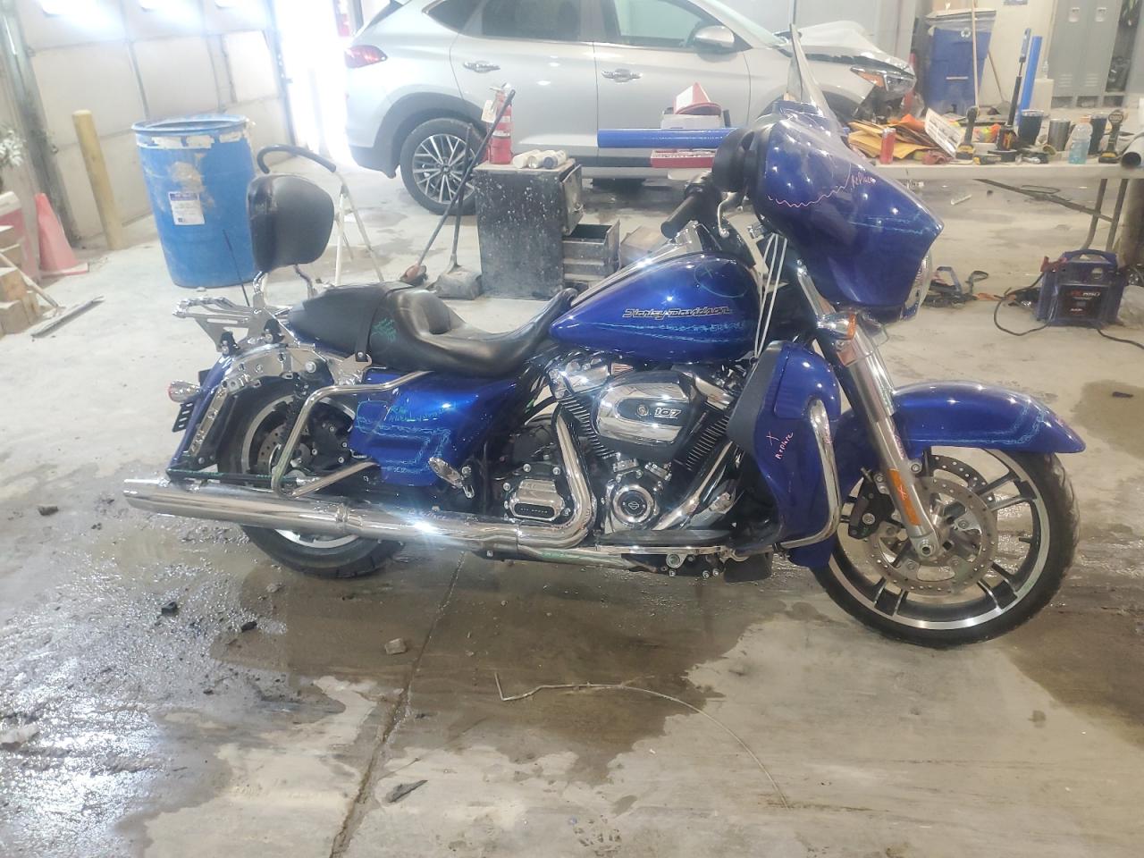 Изображение 1 2019 HARLEY-DAVIDSON FLHX  2019 с VIN 1HD1KBC15KB680174