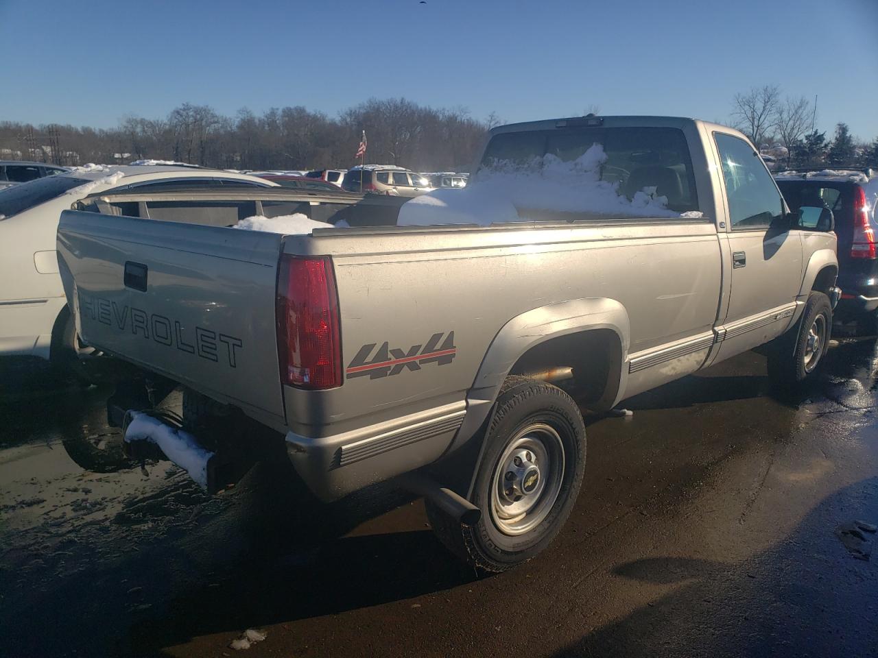 Image 3 of 2000 CHEVROLET GMT-400 K2500 2000 with VIN 1GCGK24R8YR100142