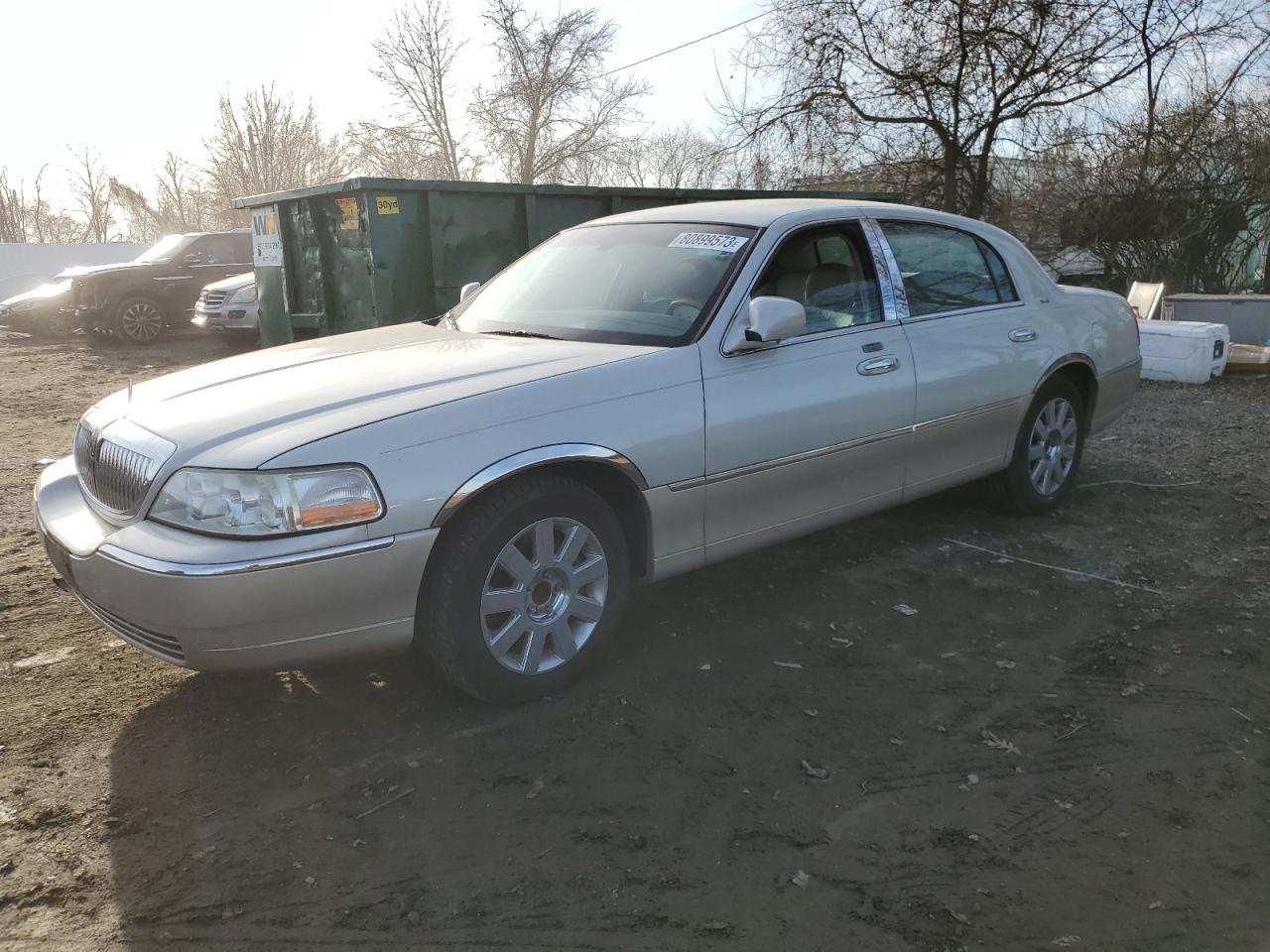 Image 1 of 2004 LINCOLN TOWN CAR ULTIMATE 2004 with VIN 1LNHM83W04Y652058