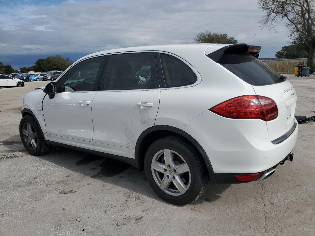 Obraz 2 z 2014 PORSCHE CAYENNE  2014 z VIN WP1AF2A2XELA35082