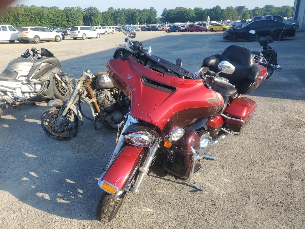 Image 2 of 2019 HARLEY-DAVIDSON FLHTK  2019 with VIN 1HD1KEF18KB663222