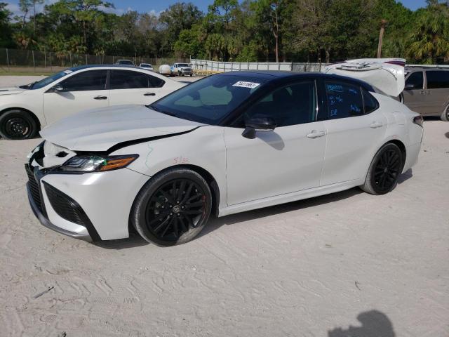 Obraz 1 z 2022 TOYOTA CAMRY XSE 2022 z VIN 4T1K61AK9NU019302