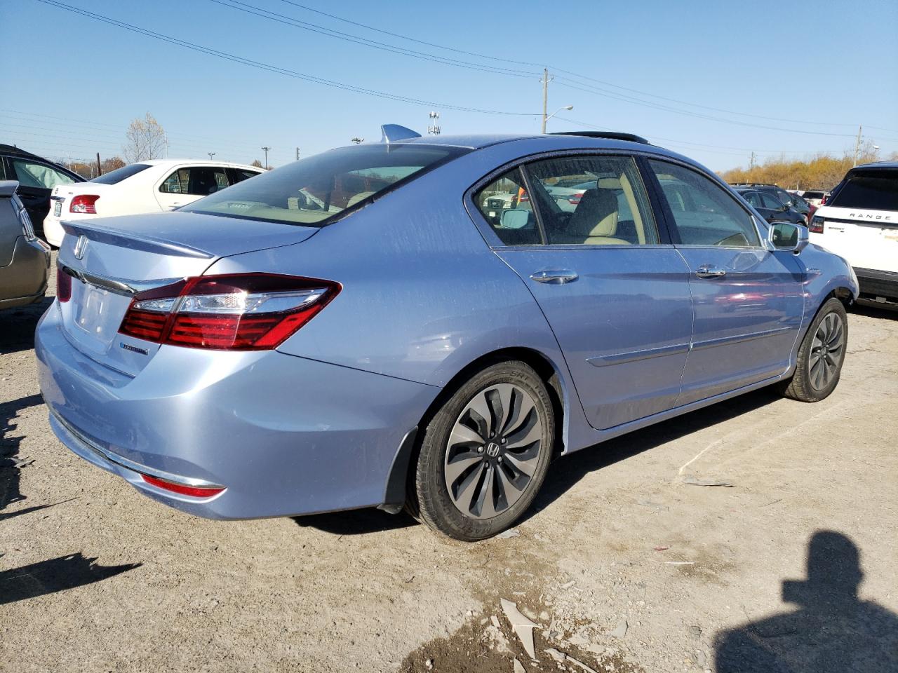 Изображение 3 2017 HONDA ACCORD HYBRID EXL 2017 с VIN JHMCR6F56HC015250