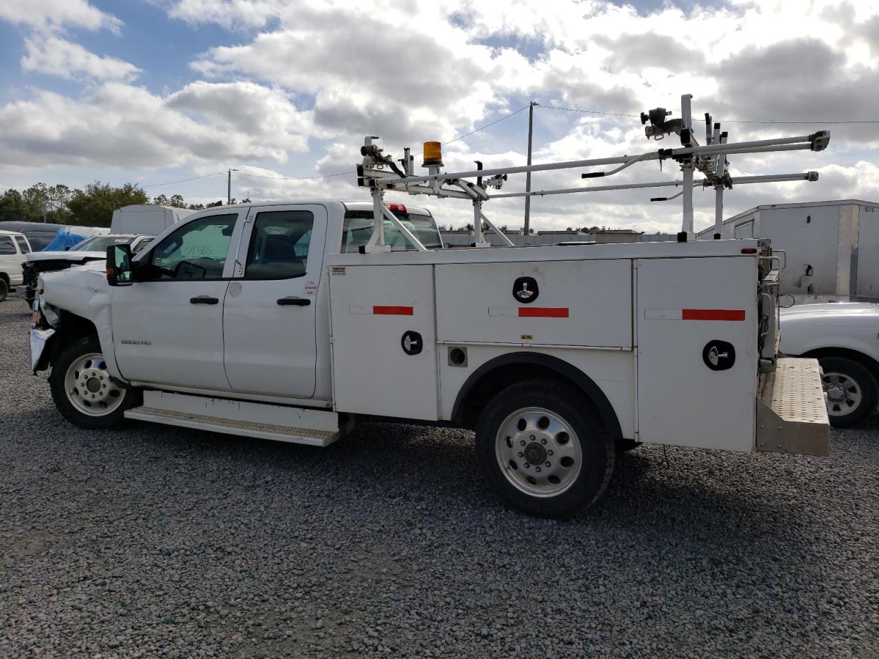Image 2 of 2016 CHEVROLET SILVERADO K3500 2016 with VIN 1GB2KYEG3GZ186750