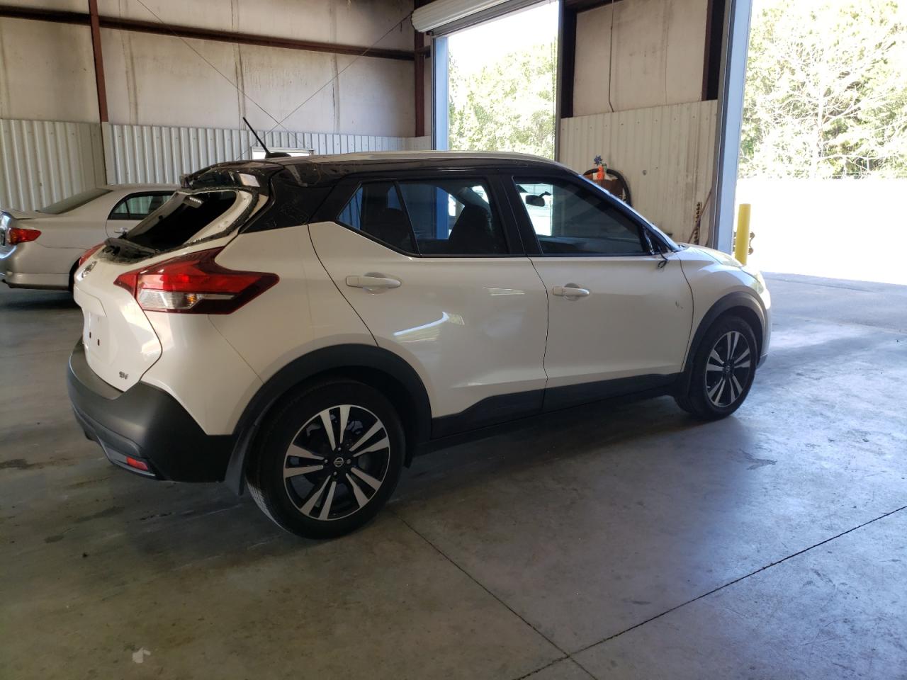 Image 3 of 2018 NISSAN KICKS S 2018 with VIN 3N1CP5CU2JL541921