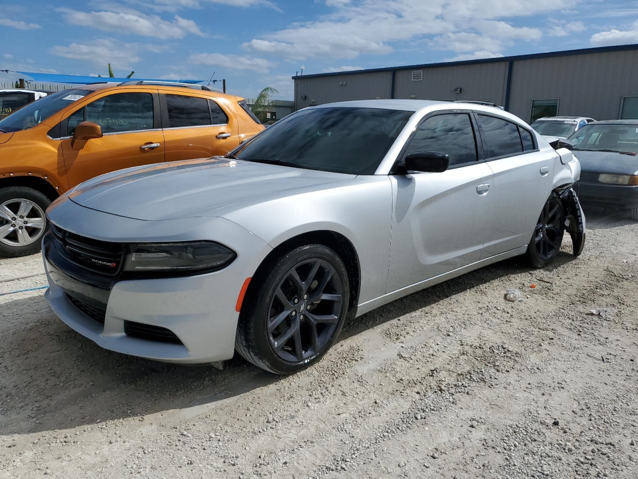 Изображение 1 2021 DODGE CHARGER SXT 2021 с VIN 2C3CDXBG4MH678096