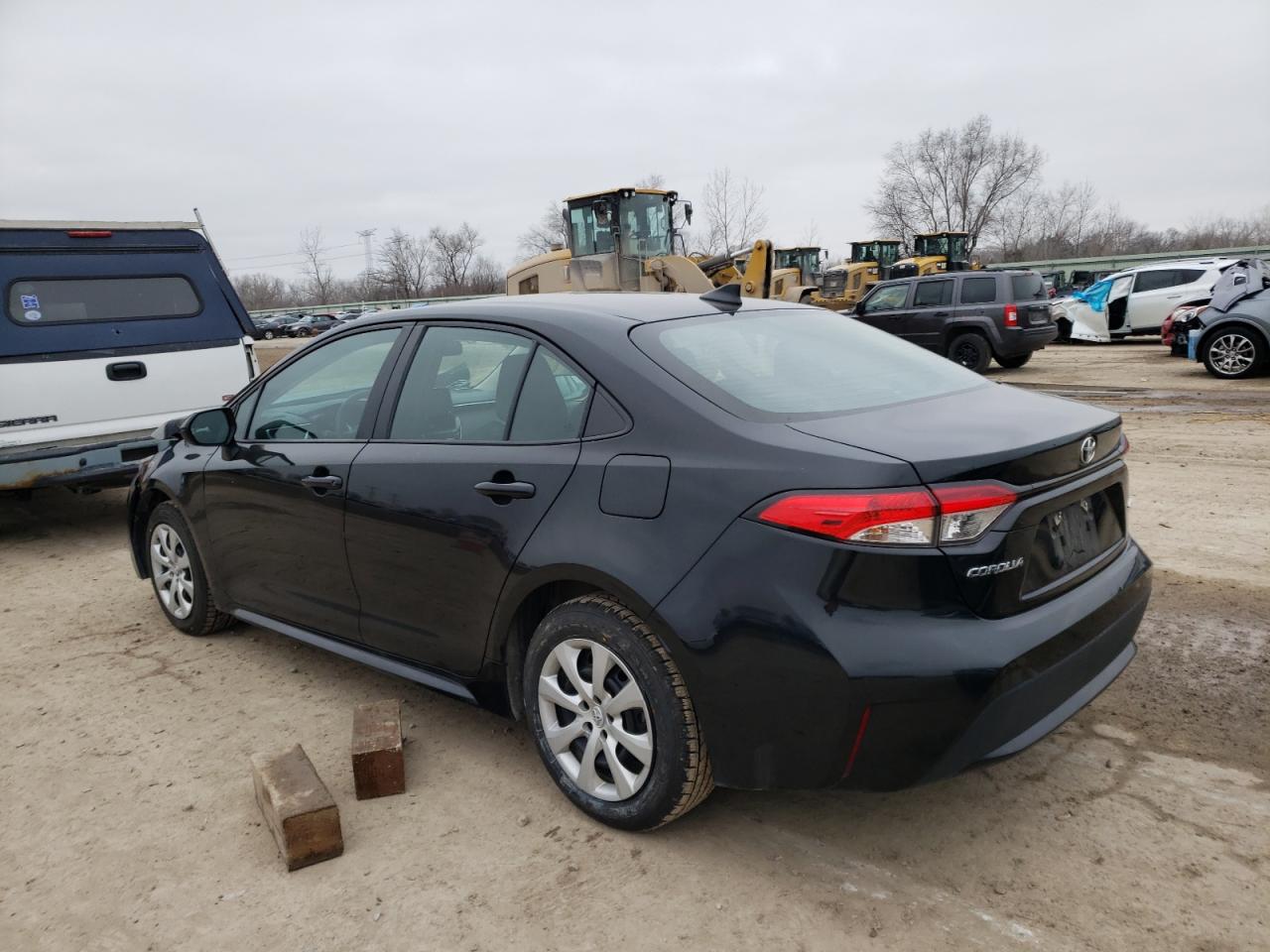 Image 2 of 2022 TOYOTA COROLLA LE 2022 with VIN 5YFEPMAE5NP326165