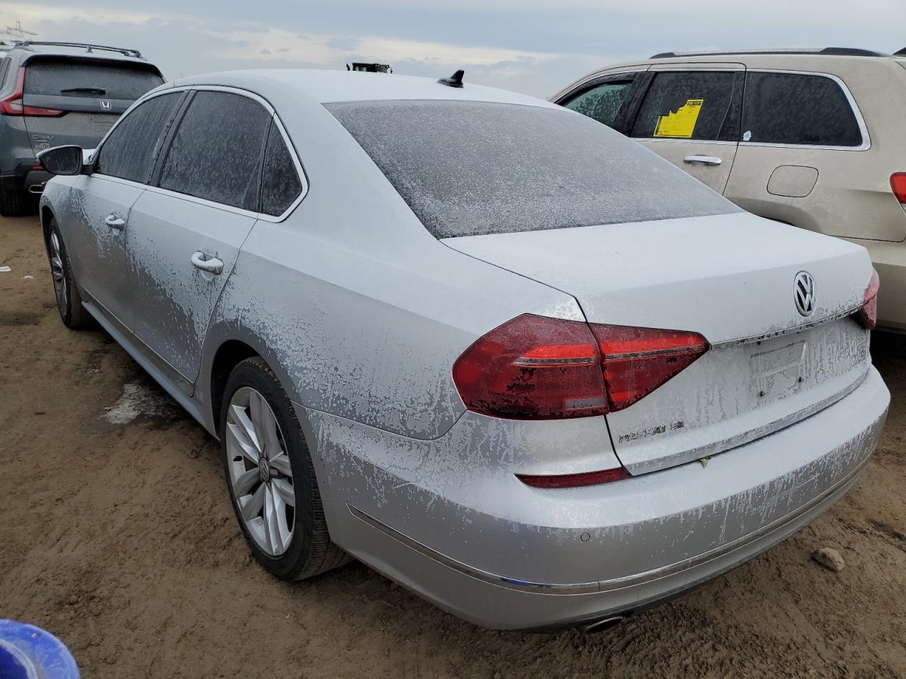 Image 2 of 2017 VOLKSWAGEN PASSAT SE 2017 with VIN 1VWGT7A36HC073193