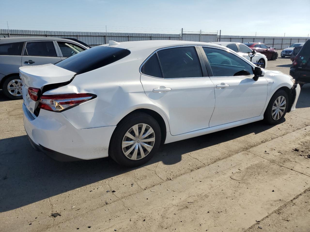 Image 3 of 2020 TOYOTA CAMRY LE 2020 with VIN 4T1C31AK3LU521152