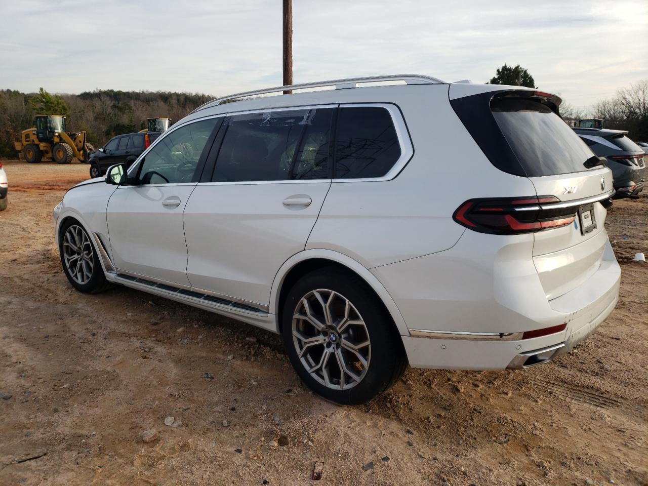 Obraz 2 z 2023 BMW X7 XDRIVE40I 2023 z VIN 5UX23EM01P9N90785