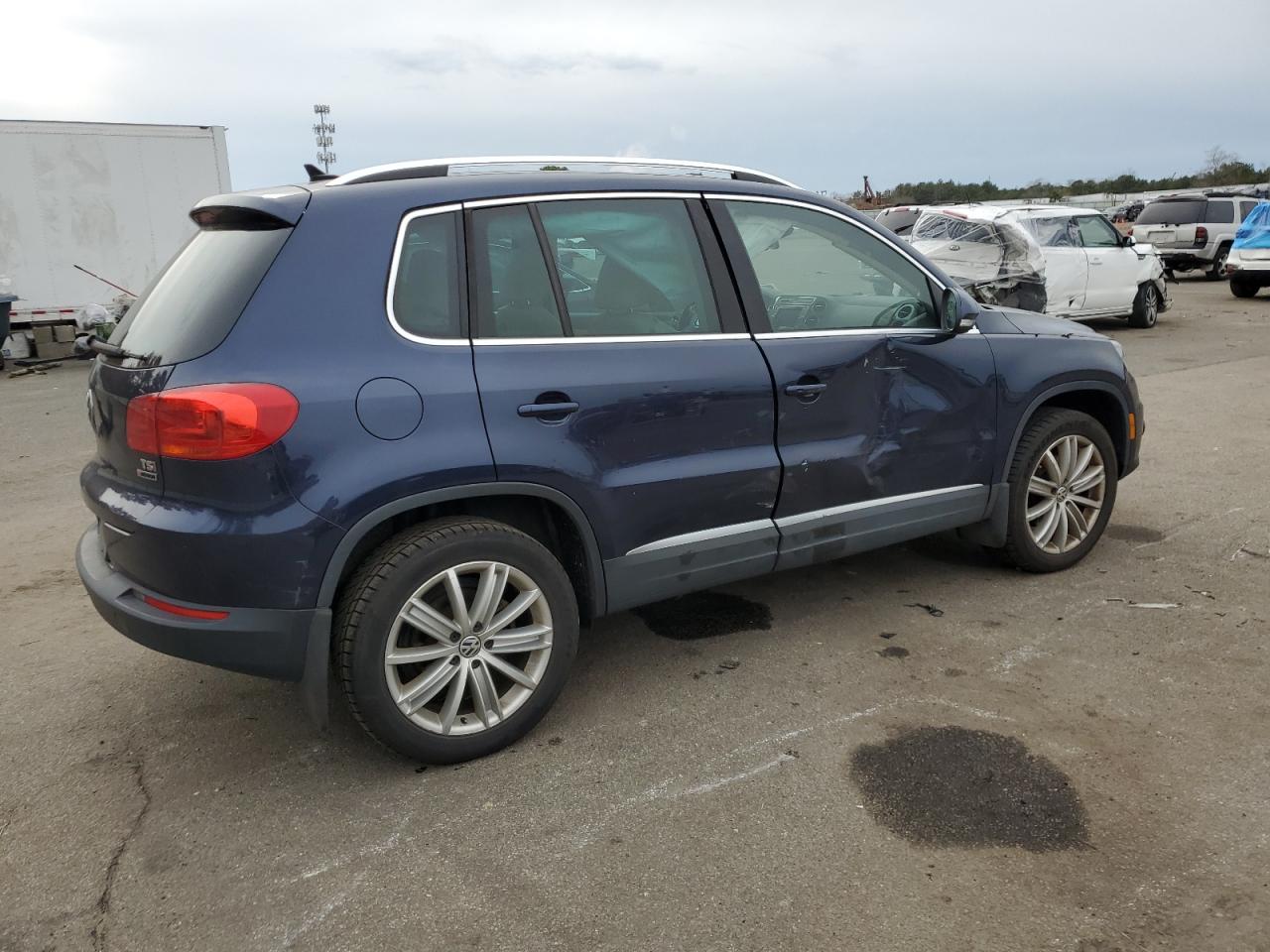Image 3 of 2016 VOLKSWAGEN TIGUAN S 2016 with VIN WVGBV7AX4GW604426