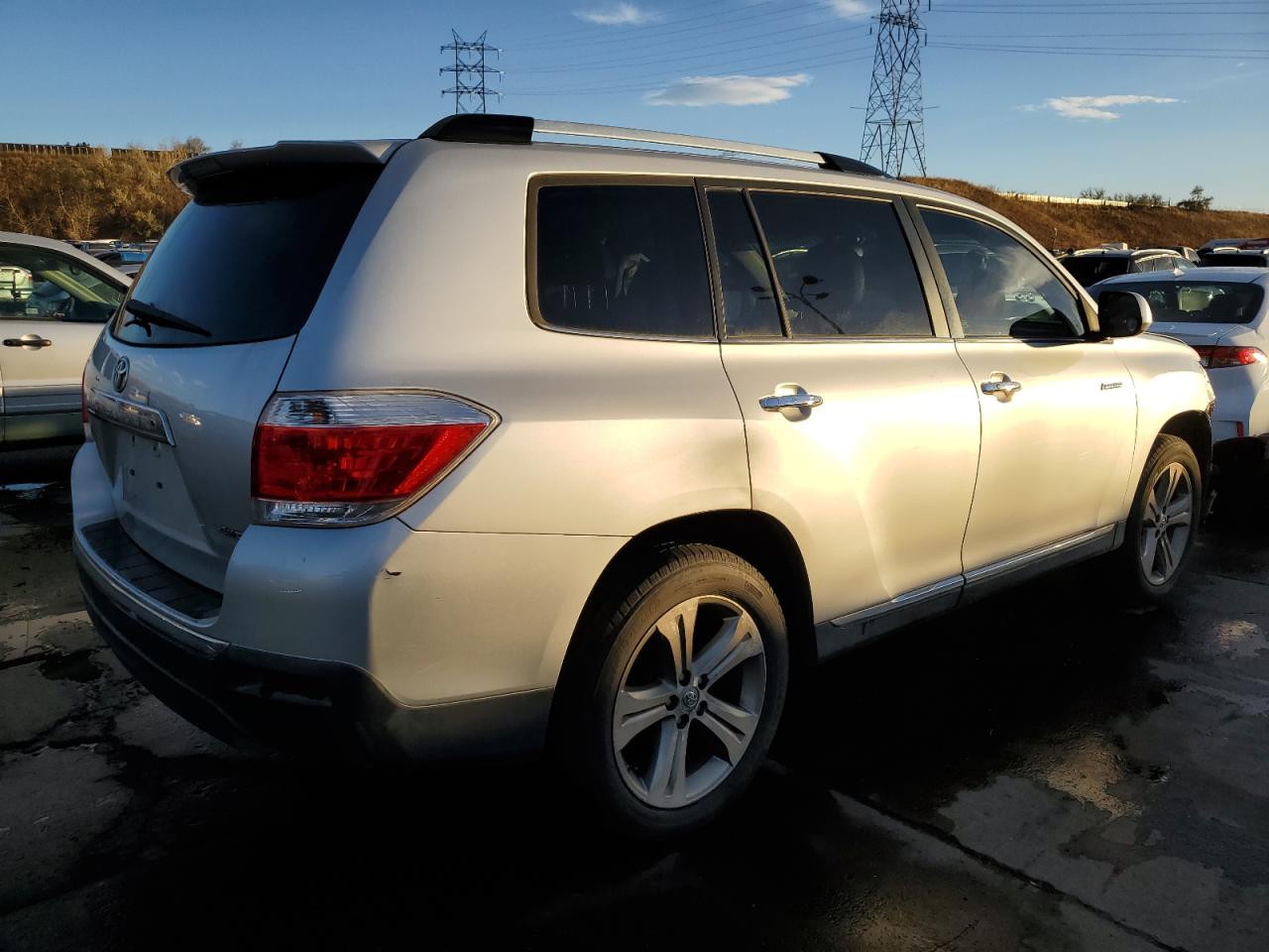 Image 3 of 2011 TOYOTA HIGHLANDER LIMITED 2011 with VIN 5TDDK3EH9BS073220