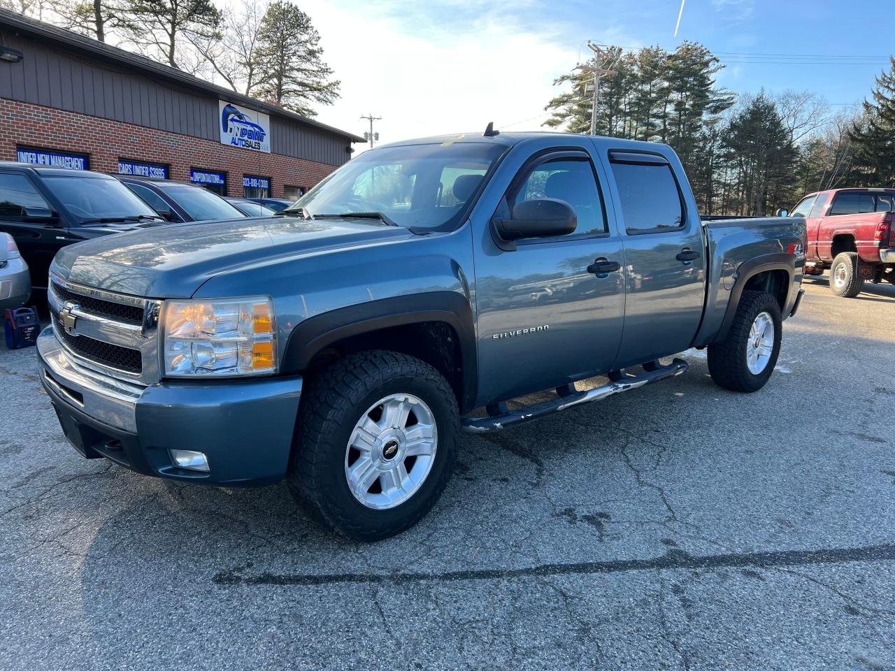 Image 2 of 2011 CHEVROLET SILVERADO K1500 LT 2011 with VIN 3GCPKSE36BG256052