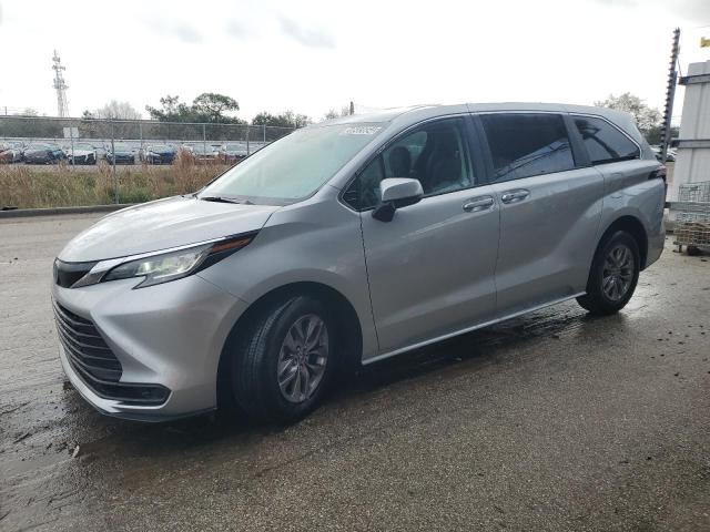 Изображение 1 2023 TOYOTA SIENNA LE 2023 с VIN 5TDKRKEC9PS173262