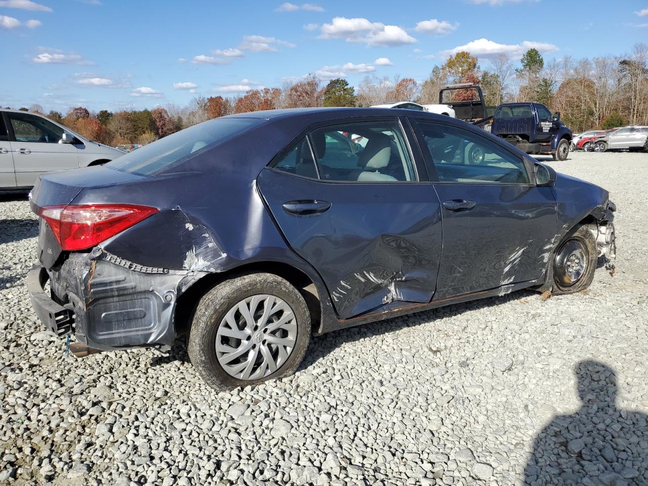 Изображение 3 2018 TOYOTA COROLLA L 2018 с VIN 2T1BURHE8JC105815