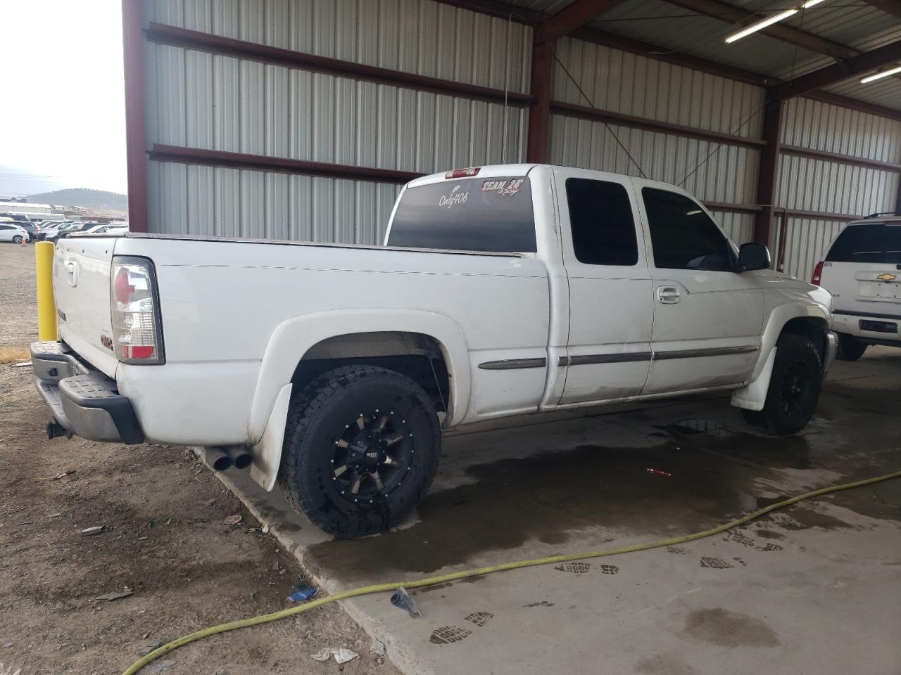Image 3 of 2002 GMC NEW SIERRA K1500 2002 with VIN 1GTEK19T02E300016