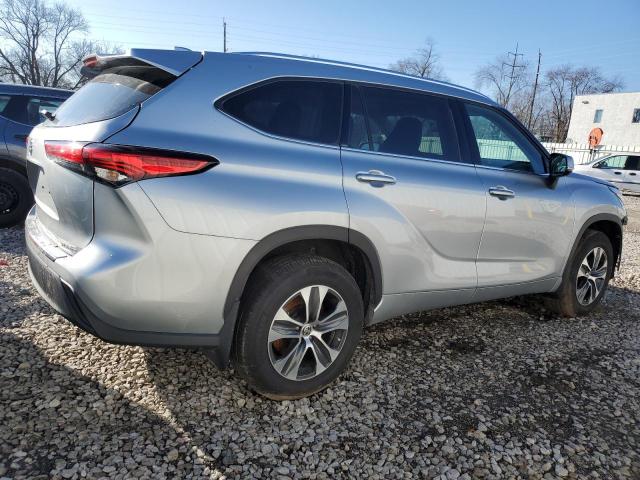 Obraz 3 z 2020 TOYOTA HIGHLANDER XLE 2020 z VIN 5TDHZRBH2LS501876