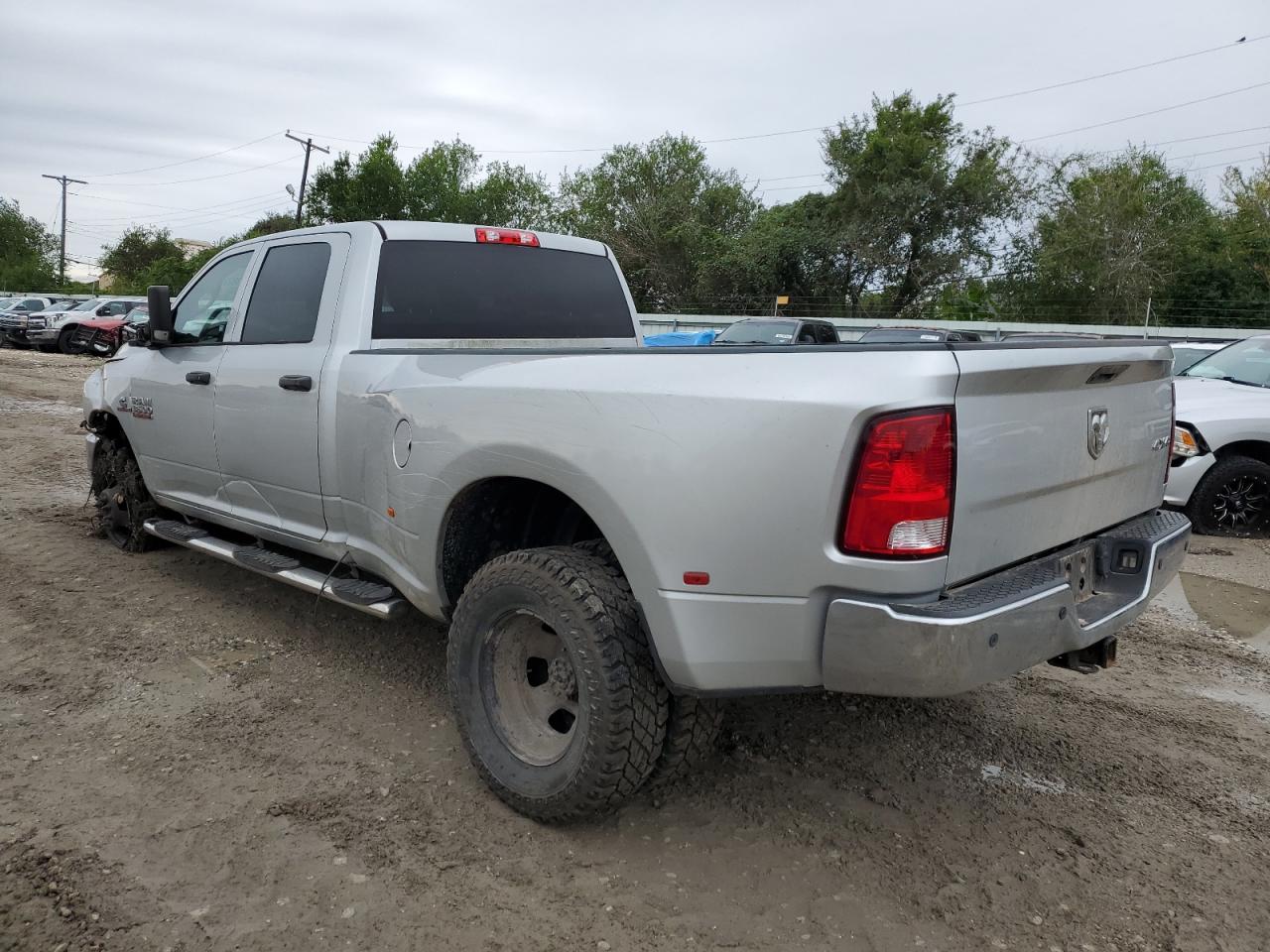 Image 3 of 2017 RAM 3500 ST 2017 with VIN 3C63RRGL2HG638370