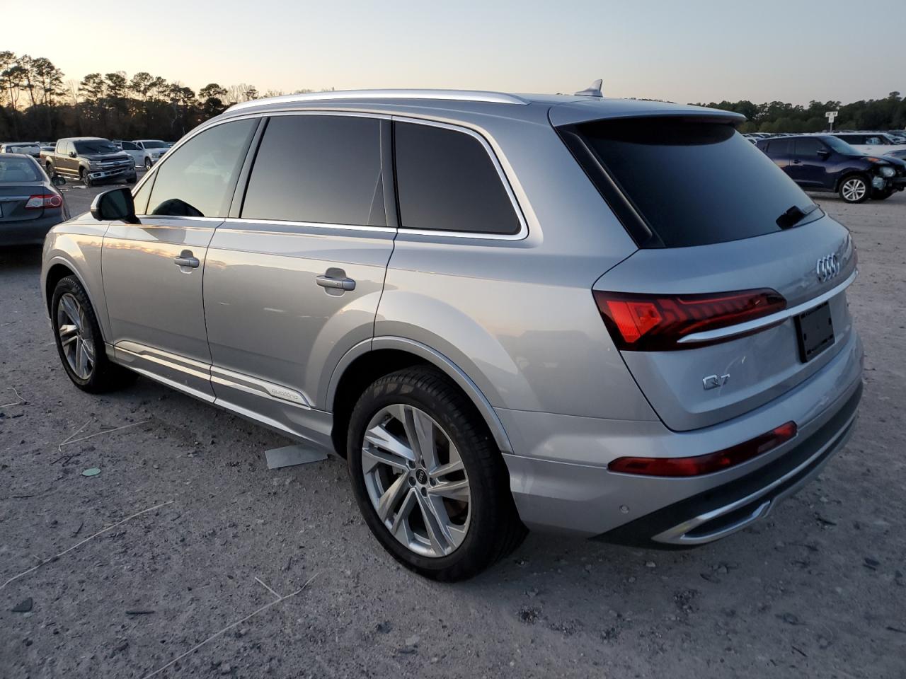Изображение 2 2022 AUDI Q7 PREMIUM PLUS 2022 с VIN WA1LXBF76ND019879