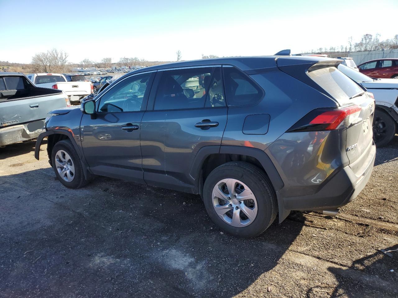 Obraz 2 z 2022 TOYOTA RAV4 LE 2022 z VIN 2T3G1RFV9NW317717