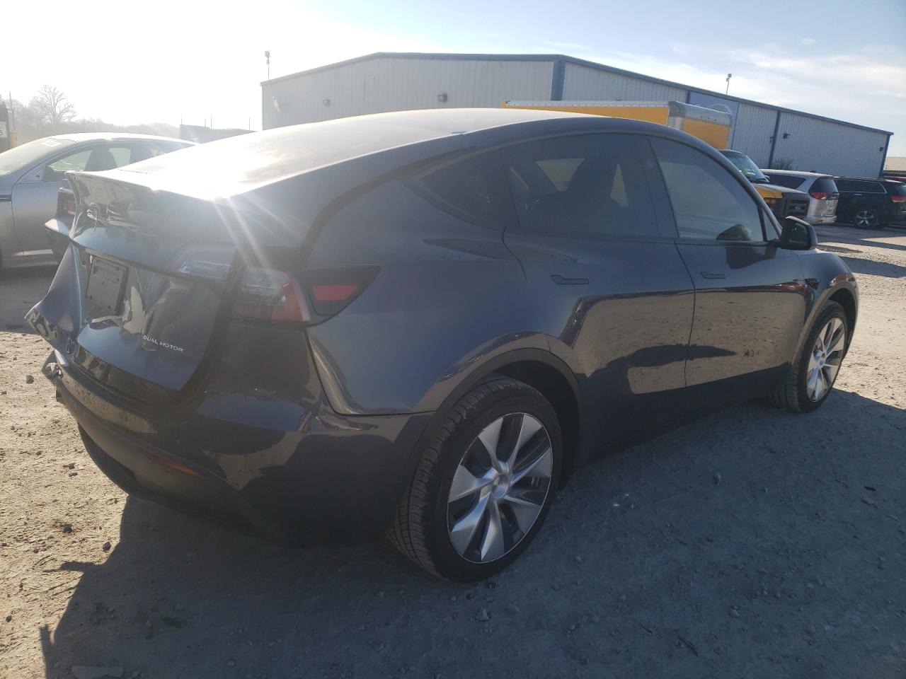 Obraz 3 z 2023 TESLA MODEL Y  2023 z VIN 7SAYGDEE3PA139223