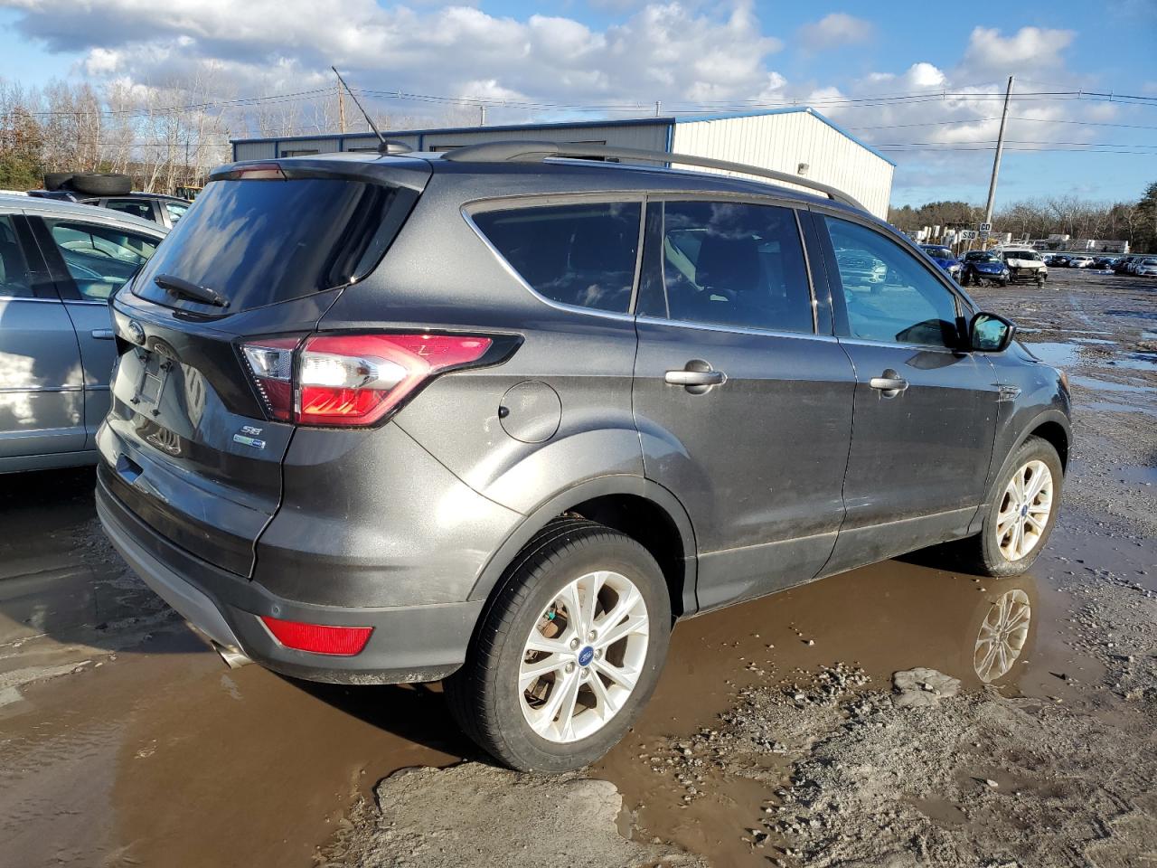 Изображение 3 2017 FORD ESCAPE SE 2017 с VIN 1FMCU9GD1HUE50657