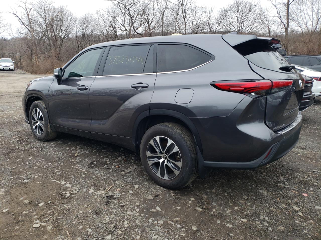 Изображение 2 2022 TOYOTA HIGHLANDER HYBRID XLE 2022 с VIN 5TDGBRCH9NS540675