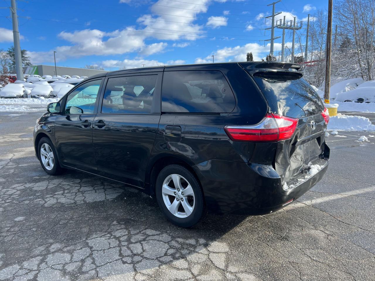 Image 3 of 2015 TOYOTA SIENNA  2015 with VIN 5TDZK3DC9FS566395