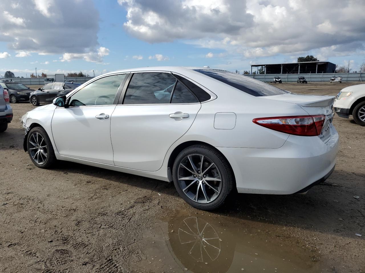 Изображение 2 2015 TOYOTA CAMRY XSE 2015 с VIN 4T1BK1FK5FU560174