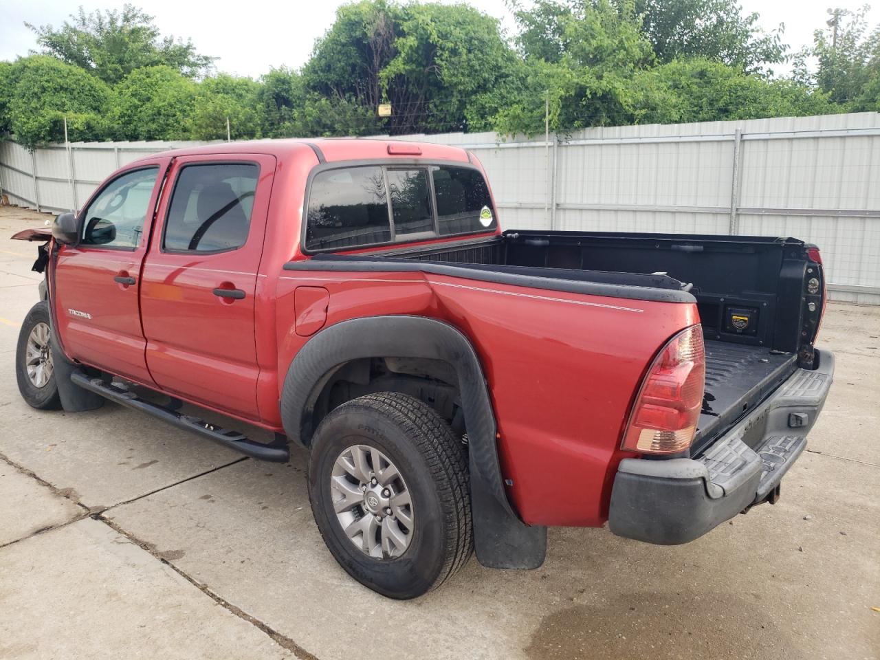 Image 2 of Toyota Tacoma Double Cab 2014 with VIN 5TFJX4GN2EX027630