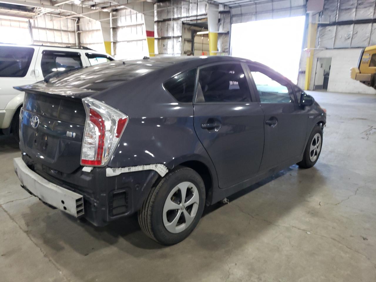 Изображение 3 2015 TOYOTA PRIUS  2015 с VIN JTDKN3DU3F0471934