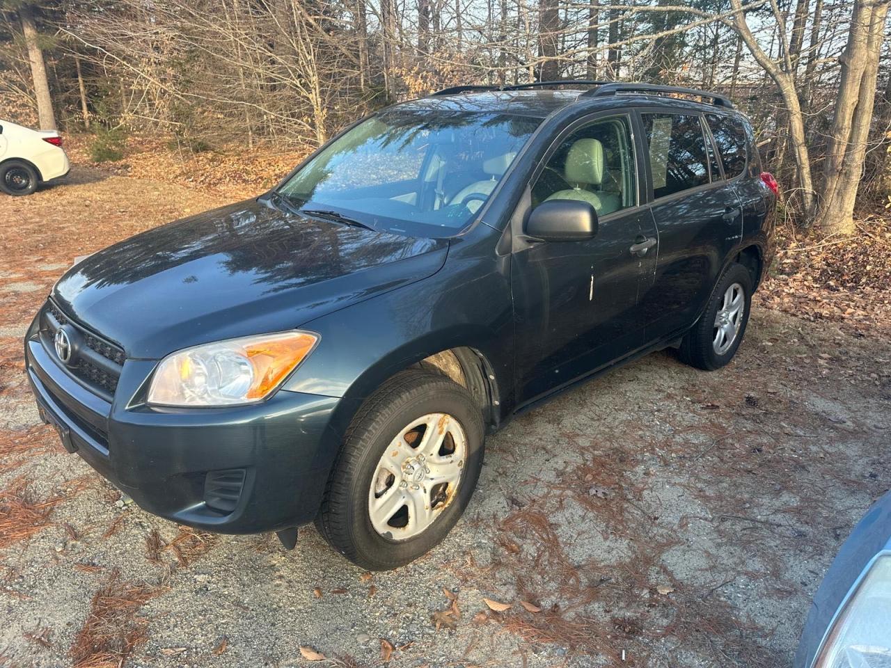Image 2 of 2011 TOYOTA RAV4  2011 with VIN 2T3BF4DV5BW172107