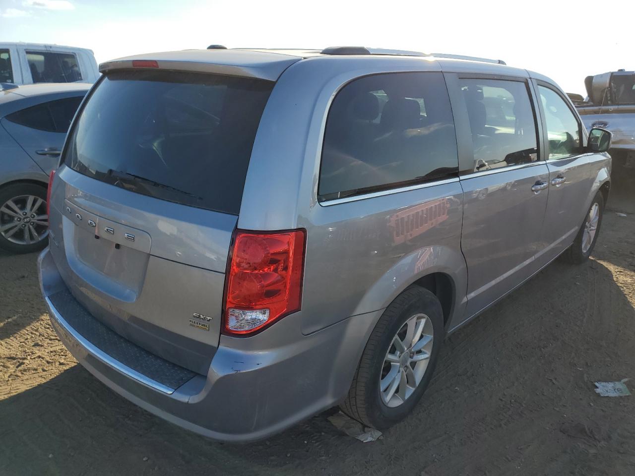 Изображение 3 2019 DODGE GRAND CARAVAN SXT 2019 с VIN 2C4RDGCG6KR736348