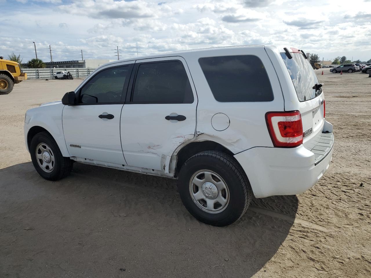 Image 2 of 2008 FORD ESCAPE XLS 2008 with VIN 1FMCU02Z88KA01955