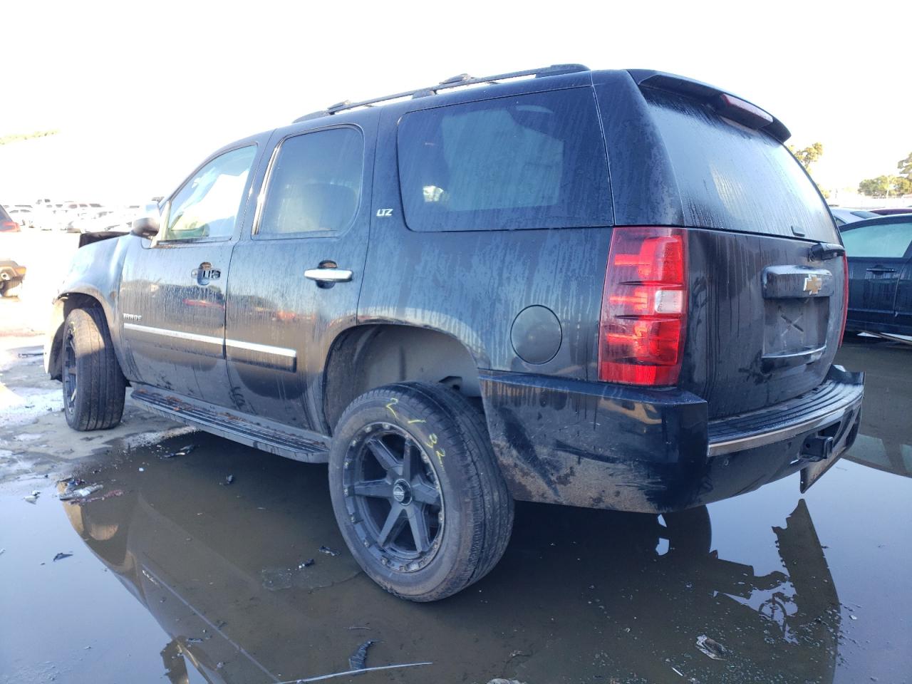 Изображение 2 2010 CHEVROLET TAHOE K1500 LTZ 2010 с VIN 1GNUKCE00AR233080