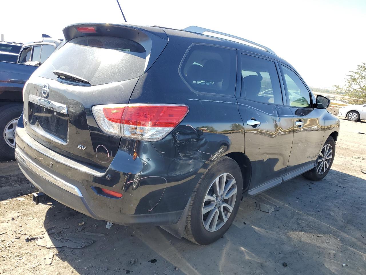 Image 3 of 2015 NISSAN PATHFINDER S 2015 with VIN 5N1AR2MN4FC708279