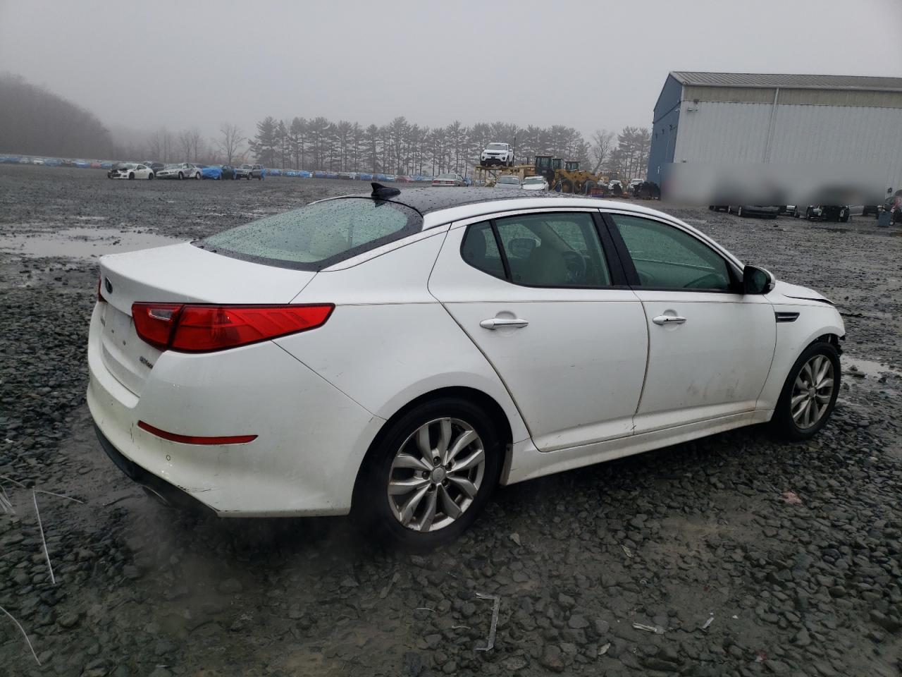 Image 3 of 2015 KIA OPTIMA EX 2015 with VIN 5XXGN4A77FG359274