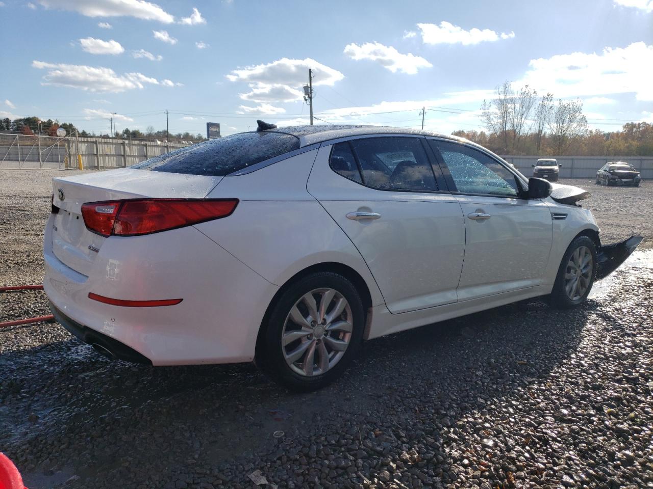 Image 3 of 2015 KIA OPTIMA EX 2015 with VIN 5XXGN4A76FG506586