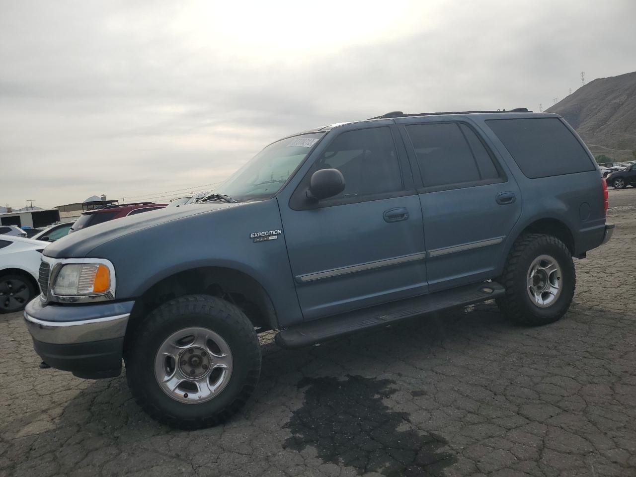 Image 1 of 2001 FORD EXPEDITION XLT 2001 with VIN 1FMPU16LX1LA64147