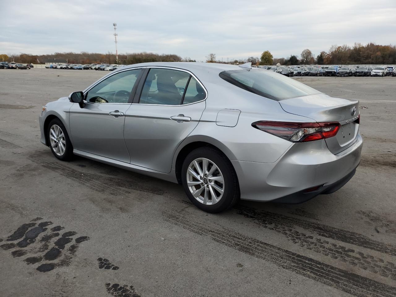 Image 2 of 2021 TOYOTA CAMRY LE 2021 with VIN 4T1R11AK9MU526406