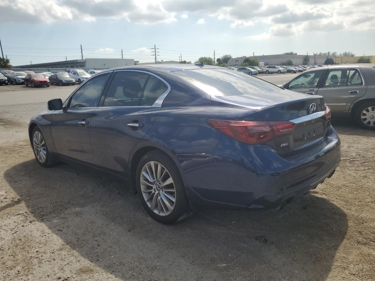 Image 2 of Infiniti Q50 Luxe 2021 with VIN JN1EV7BR1MM754893