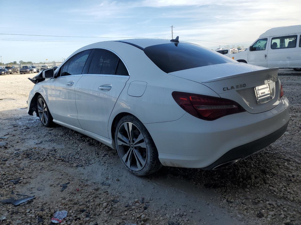 Image 2 of 2019 MERCEDES-BENZ CLA 250 2019 with VIN WDDSJ4EB2KN759672