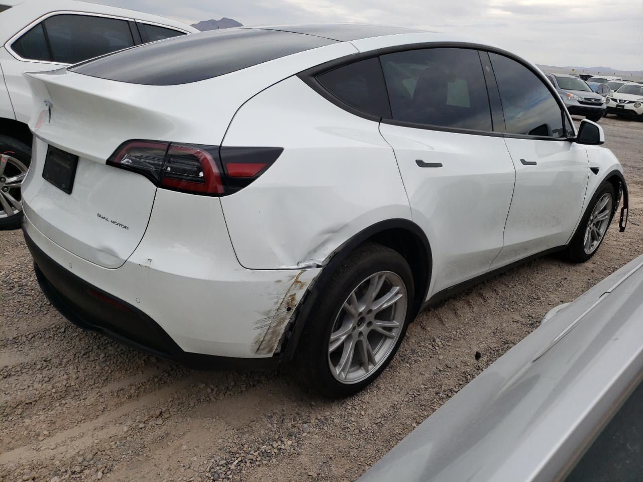 Изображение 3 2020 TESLA MODEL Y  2020 с VIN 5YJYGDEE4LF010157