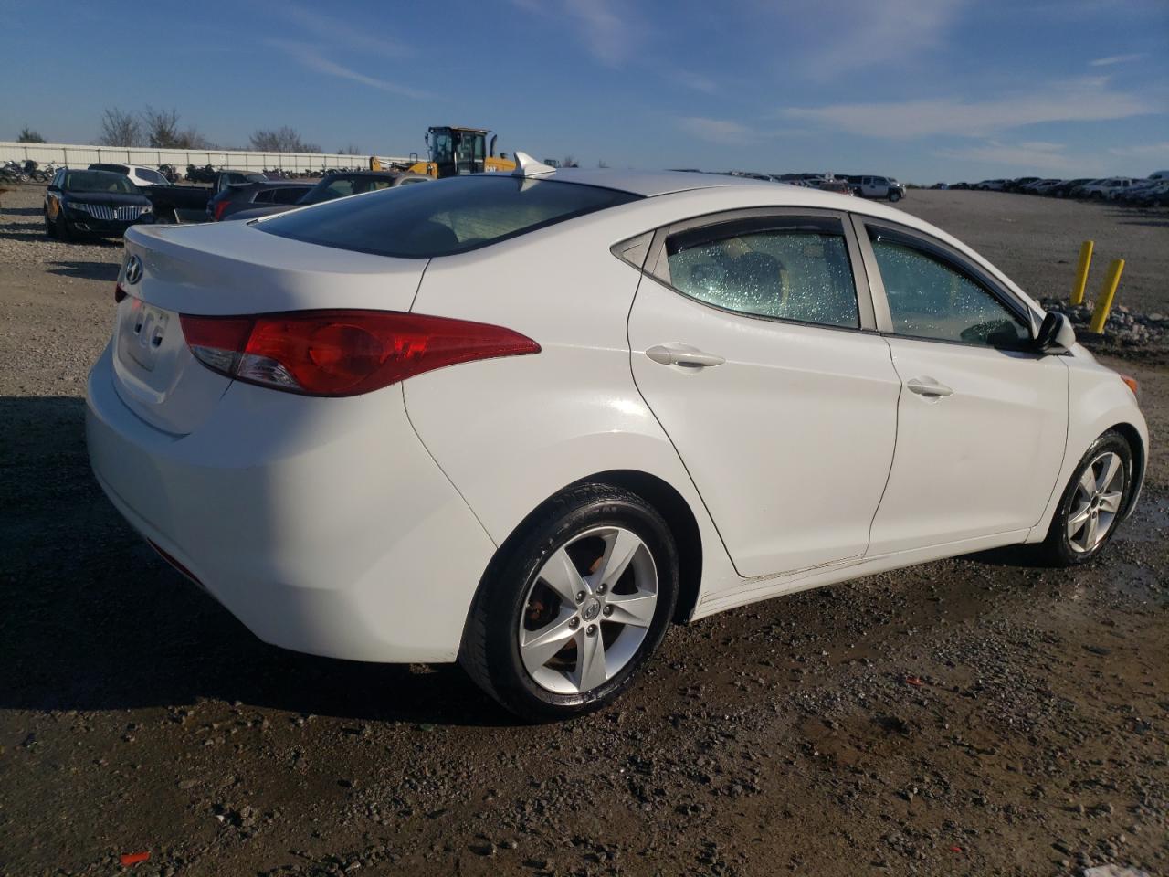 Image 3 of 2013 HYUNDAI ELANTRA GLS 2013 with VIN 5NPDH4AE2DH375375
