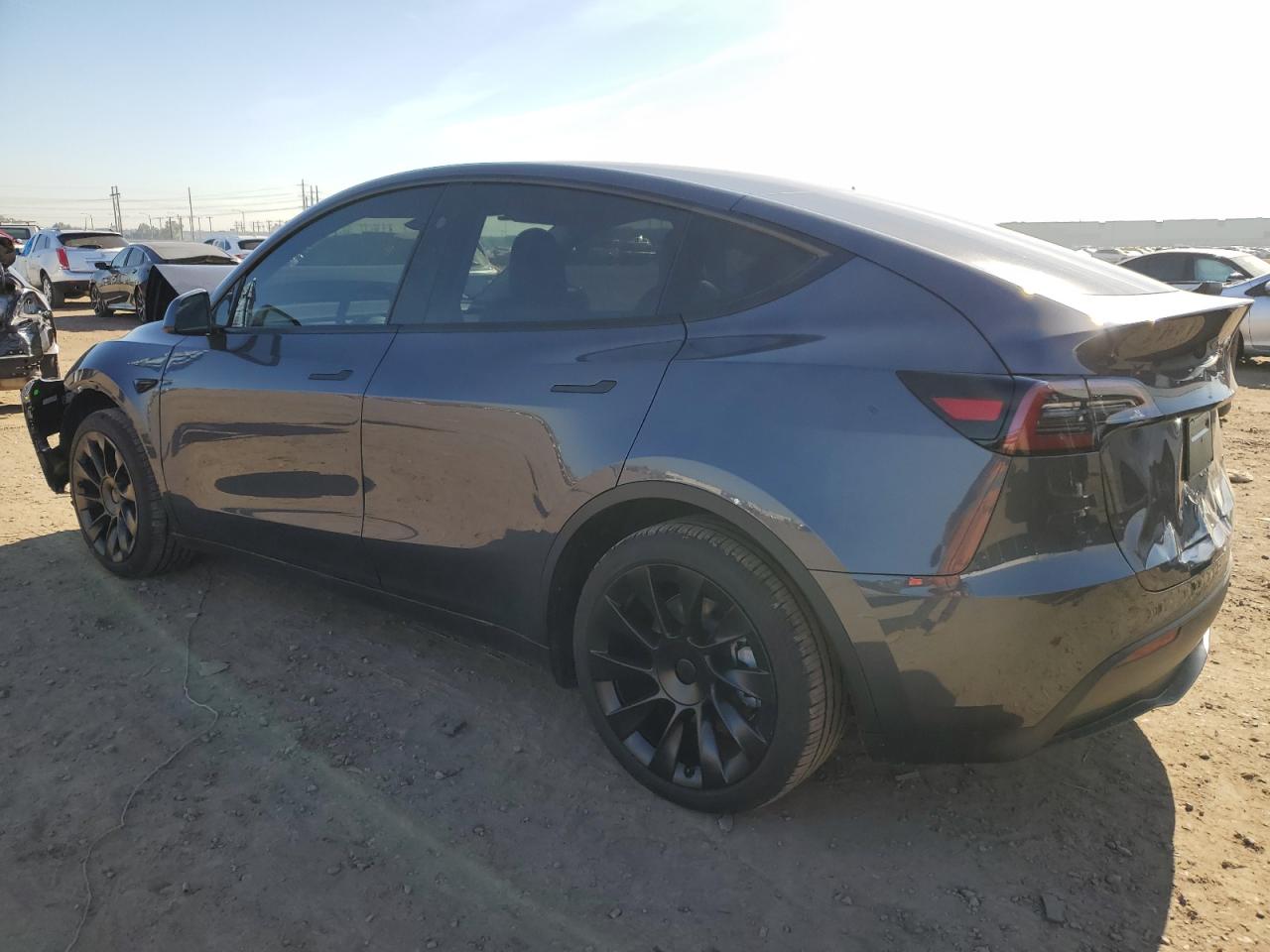 Изображение 2 2023 TESLA MODEL Y  2023 с VIN 7SAYGDEE9PF891205