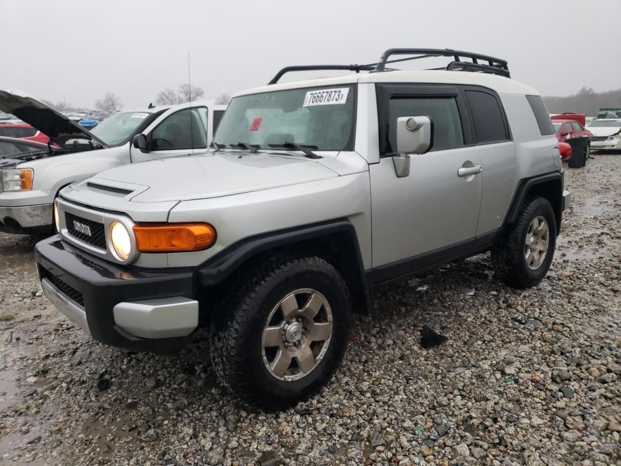 Изображение 1 2007 TOYOTA FJ CRUISER  2007 с VIN JTEBU11F170046335