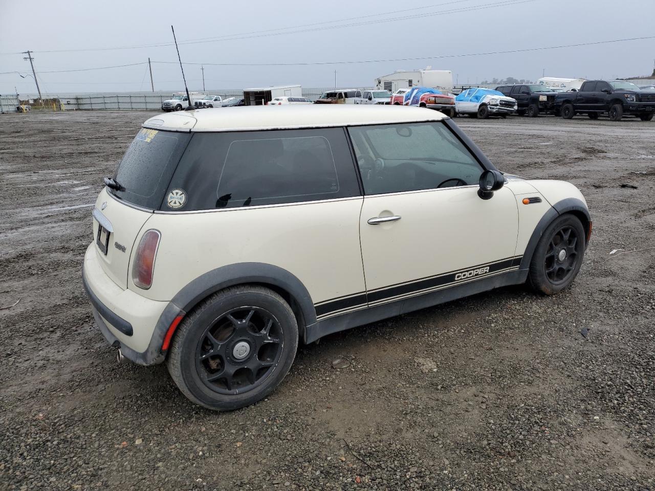 Изображение 3 2003 MINI COOPER  2003 с VIN WMWRC33463TC48593