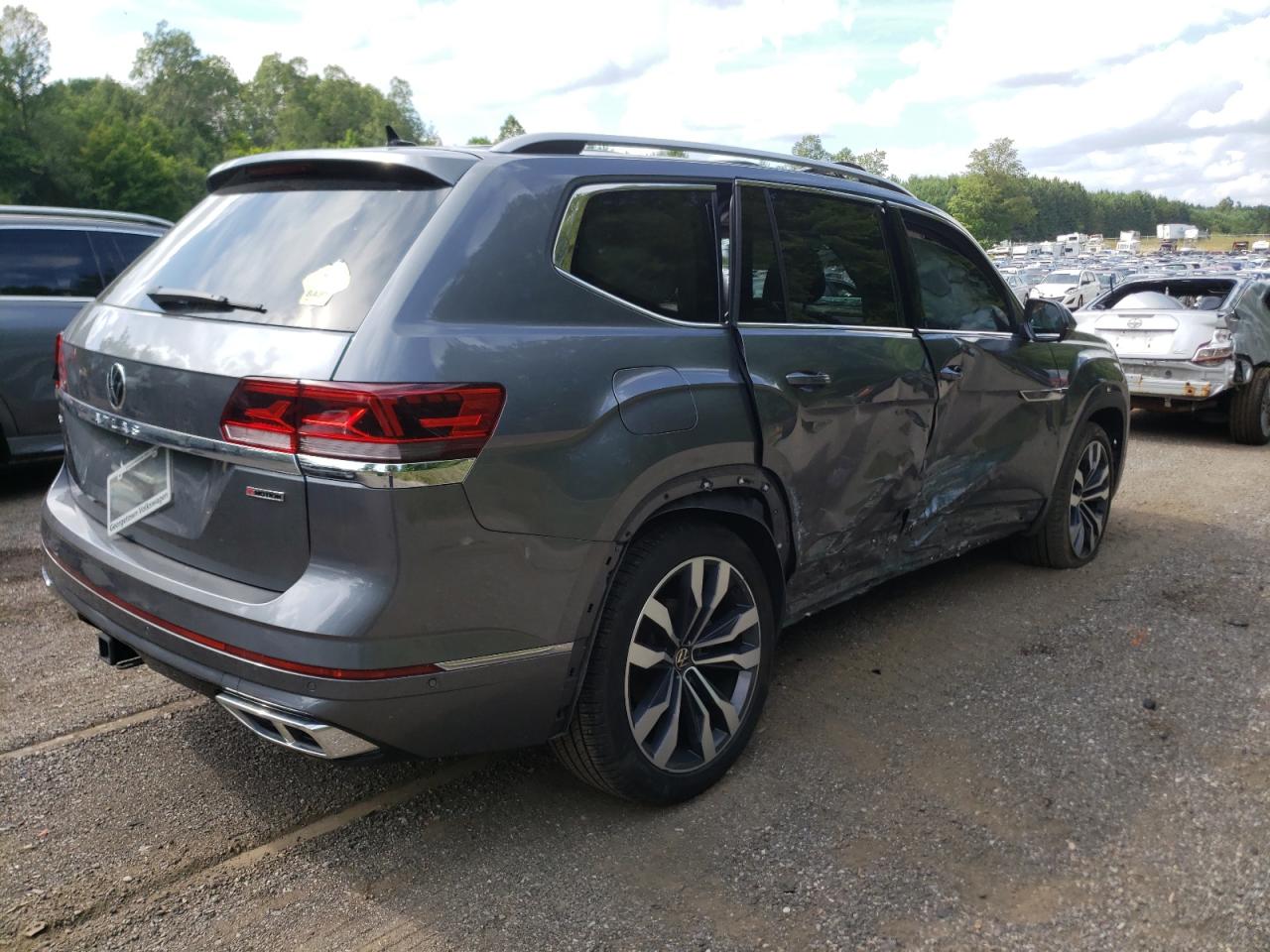 Image 3 of Volkswagen Atlas Sel Premium R-Line 2021 with VIN 1V2FR2CA8MC608643
