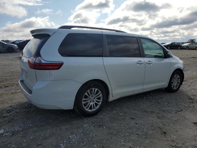 Obraz 3 z 2017 TOYOTA SIENNA XLE 2017 z VIN 5TDYZ3DC1HS870685