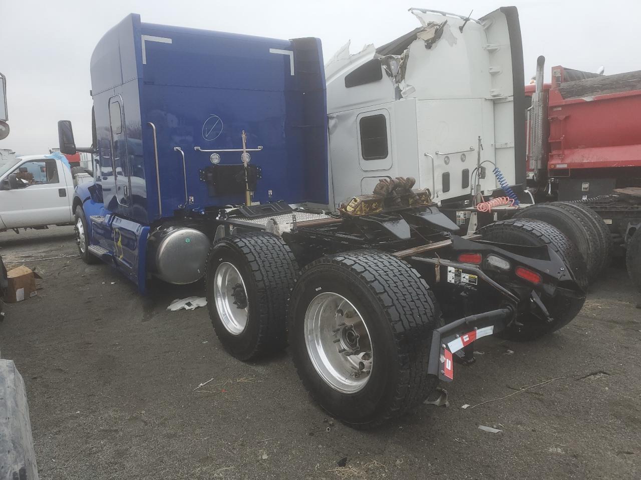 Изображение 3 2024 PETERBILT 579  2024 с VIN 1XPBDP9X7RD614005